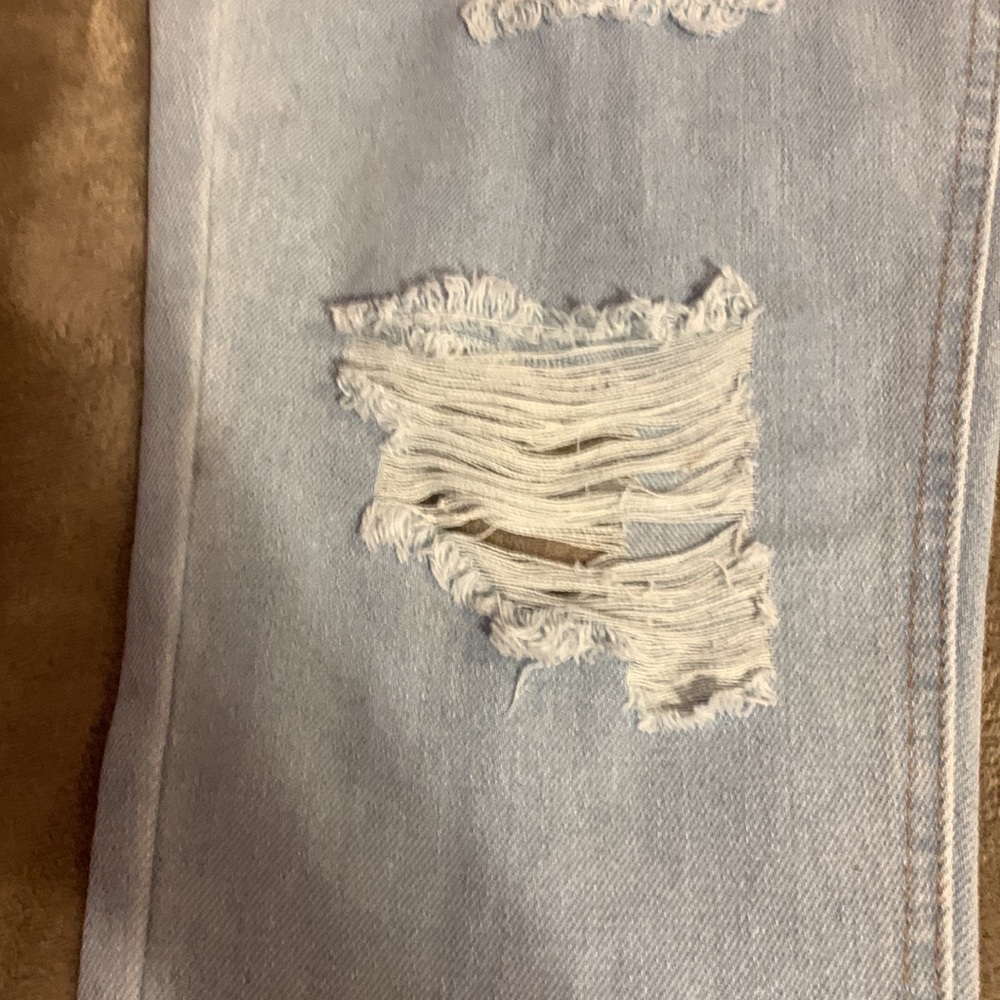 High Rise Ripped Jeans ! - Picture 4 of 6